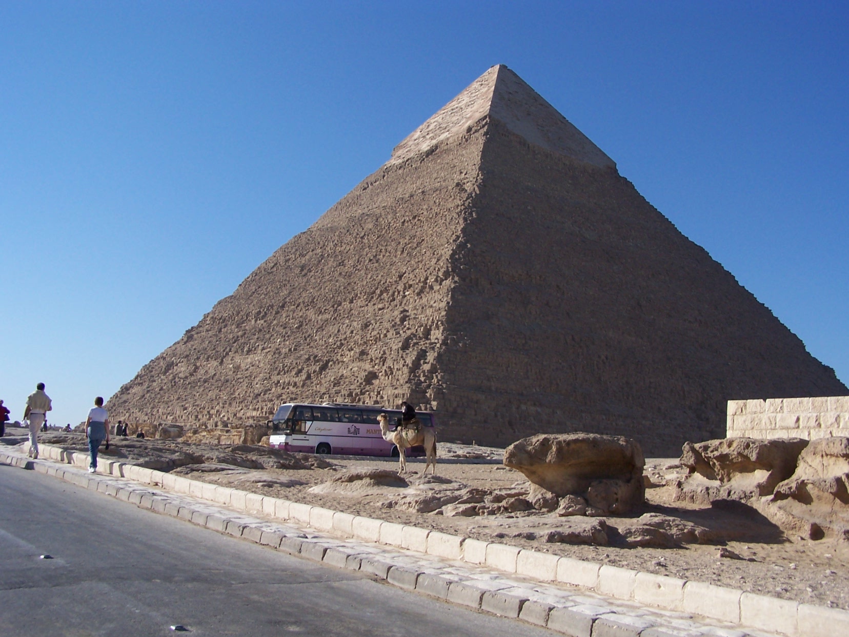 Pyramide de Chphren (136 mtres de hauteur, angle d'inclinaison: 53)